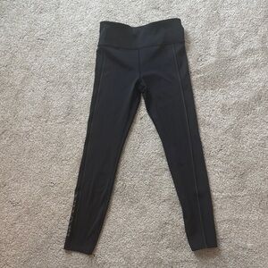 NWOT Women’s Vuori Black Cropped Leggings, Small